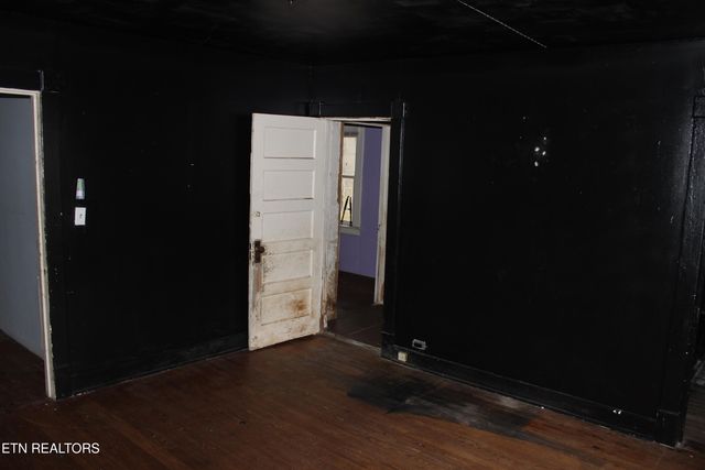 9329 Tipple Lane, Mascot, TN 37806