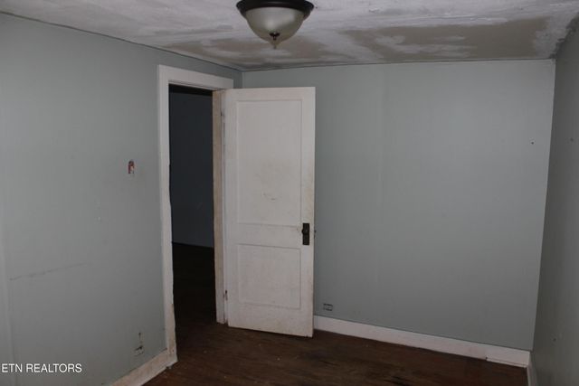 9329 Tipple Lane, Mascot, TN 37806