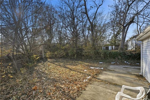 1005 NE 46th Street, Kansas City, MO 64116