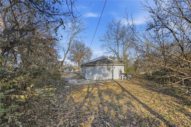 1005 NE 46th Street, Kansas City, MO 64116