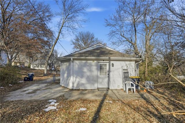 1005 NE 46th Street, Kansas City, MO 64116