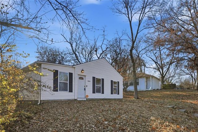 1005 NE 46th Street, Kansas City, MO 64116