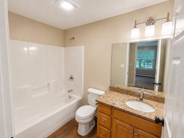 33 Mcgillen Drive 33, Leominster, MA 01453