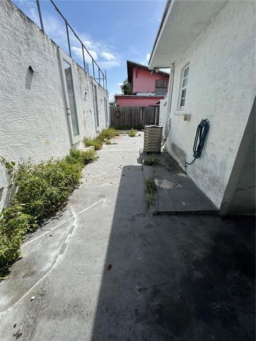 3175 NW 27th St, Miami, FL 33142