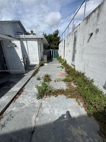 3175 NW 27th St, Miami, FL 33142