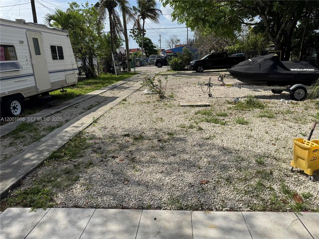 3175 NW 27th St, Miami, FL 33142