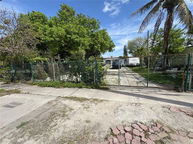 3175 NW 27th St, Miami, FL 33142