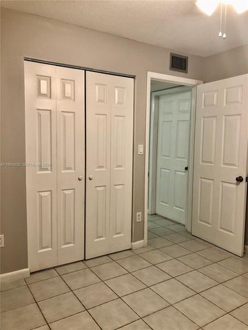 9753 W Mcnab Rd 112, Tamarac, FL 33321