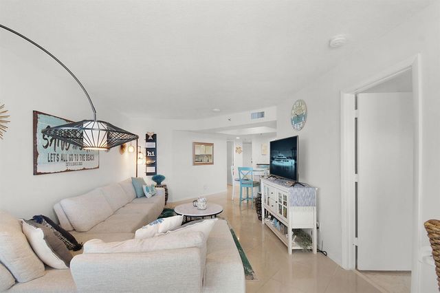3870 N Highway A1a 805, Fort Pierce, FL 34949