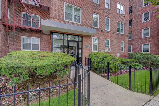 34-10 75 Street 1E, Jackson Heights, NY 11372