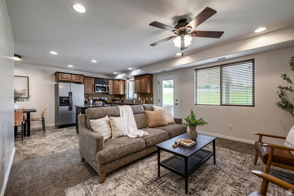 1865 W 5050 S, Roy, UT 84067 — exterior