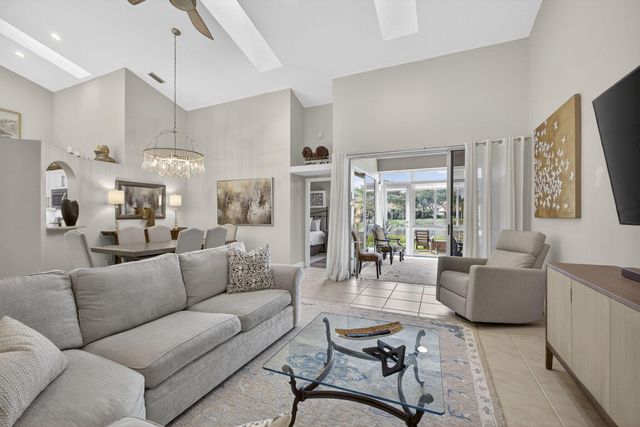 2802 Sabal Palm Lane, Palm Beach Gardens, FL 33418