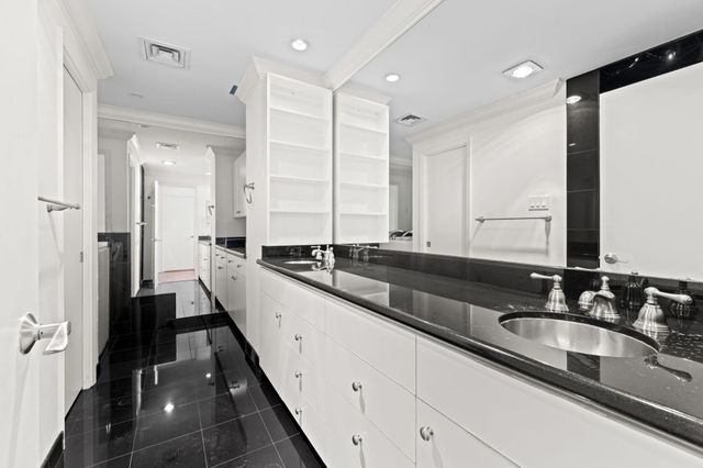 5000 Montrose Boulevard 21E, Houston, TX 77006