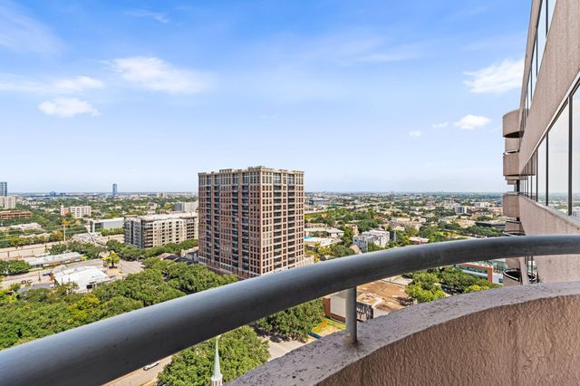 5000 Montrose Boulevard 21E, Houston, TX 77006