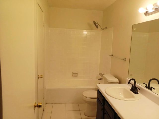 1770 Crompton 6th Square 29, Memphis, TN 38134