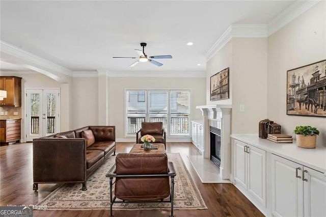 2165 Parkview Run, Atlanta, GA 30318