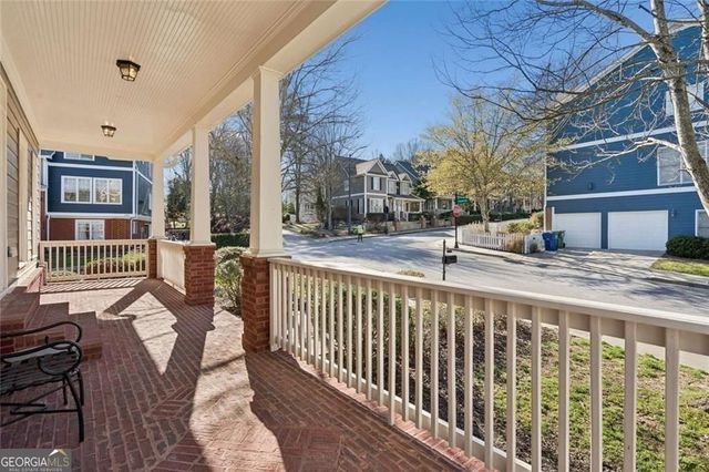 2165 Parkview Run, Atlanta, GA 30318