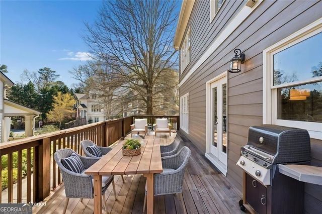 2165 Parkview Run, Atlanta, GA 30318