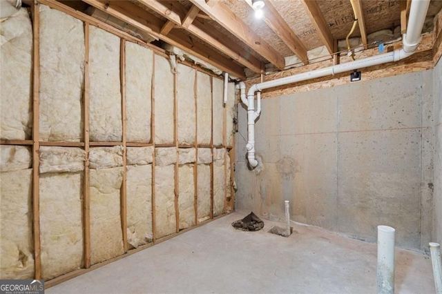 2165 Parkview Run, Atlanta, GA 30318