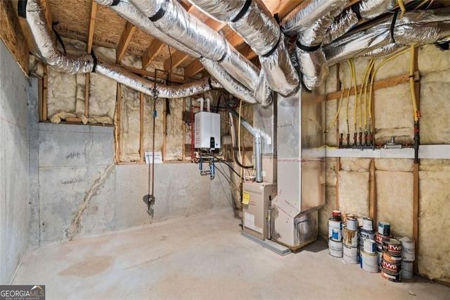 2165 Parkview Run, Atlanta, GA 30318