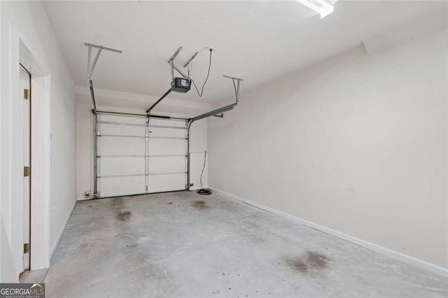 2165 Parkview Run, Atlanta, GA 30318