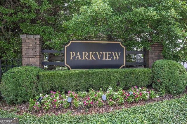 2165 Parkview Run, Atlanta, GA 30318
