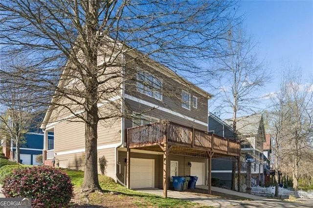 2165 Parkview Run, Atlanta, GA 30318