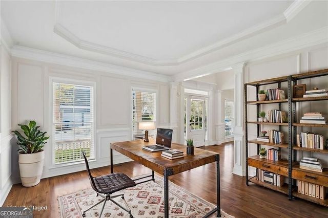 2165 Parkview Run, Atlanta, GA 30318