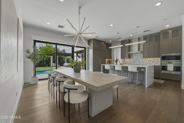 8113 E DEL CADENA Drive, Scottsdale, AZ 85258