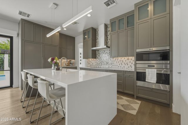 8113 E DEL CADENA Drive, Scottsdale, AZ 85258