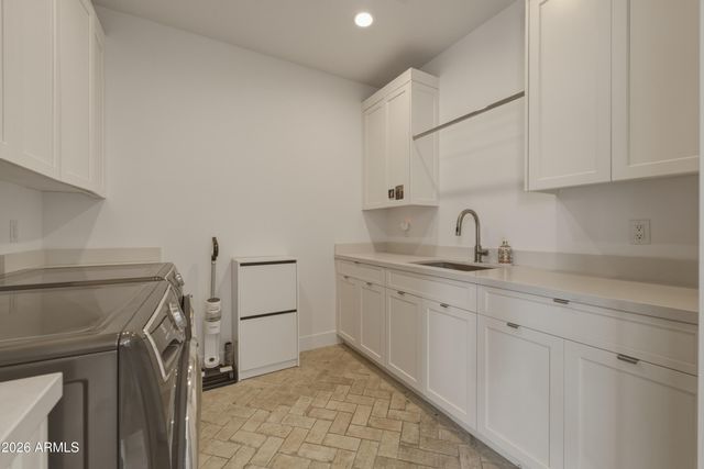 8113 E DEL CADENA Drive, Scottsdale, AZ 85258