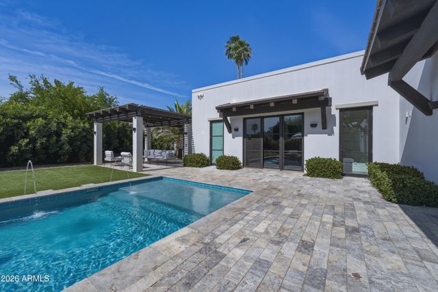 8113 E DEL CADENA Drive, Scottsdale, AZ 85258