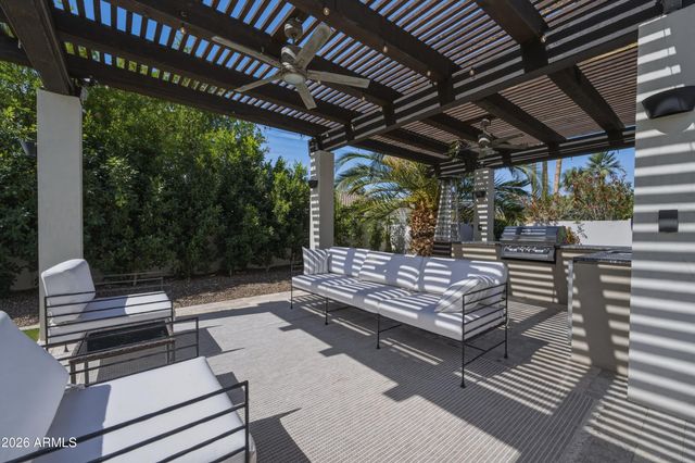 8113 E DEL CADENA Drive, Scottsdale, AZ 85258