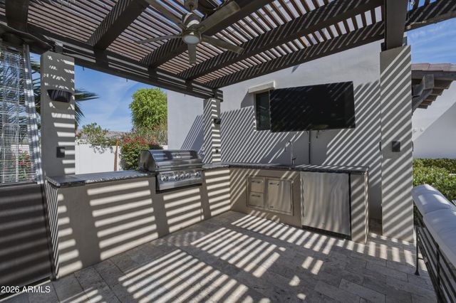 8113 E DEL CADENA Drive, Scottsdale, AZ 85258