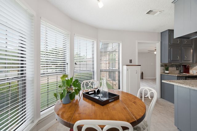 521 W Louella Drive, Hurst, TX 76054