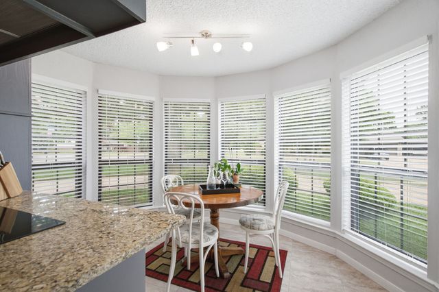 521 W Louella Drive, Hurst, TX 76054