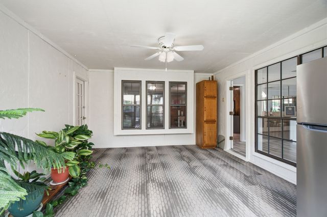 521 W Louella Drive, Hurst, TX 76054