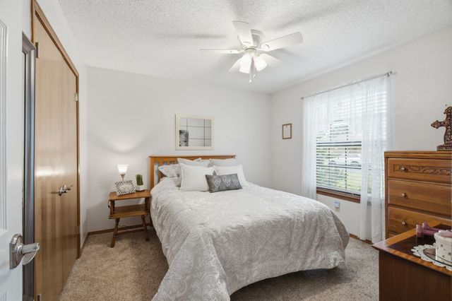 521 W Louella Drive, Hurst, TX 76054