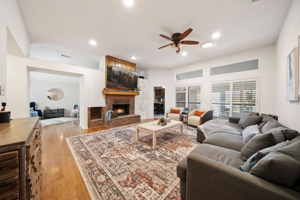 1633 Crosshaven Drive, Lewisville, TX 75077 — exterior