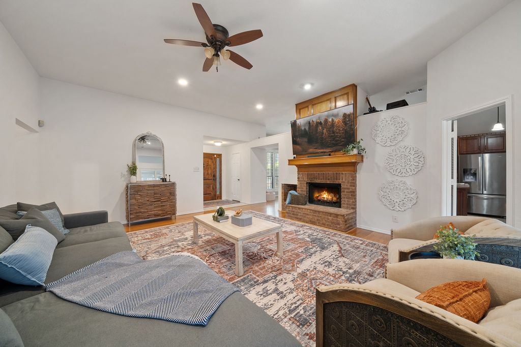 1633 Crosshaven Drive, Lewisville, TX 75077 — photo 5