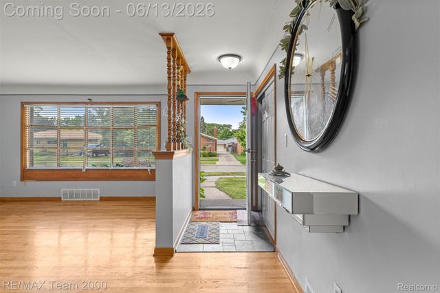 14370 Alexander Street, Livonia, MI 48154