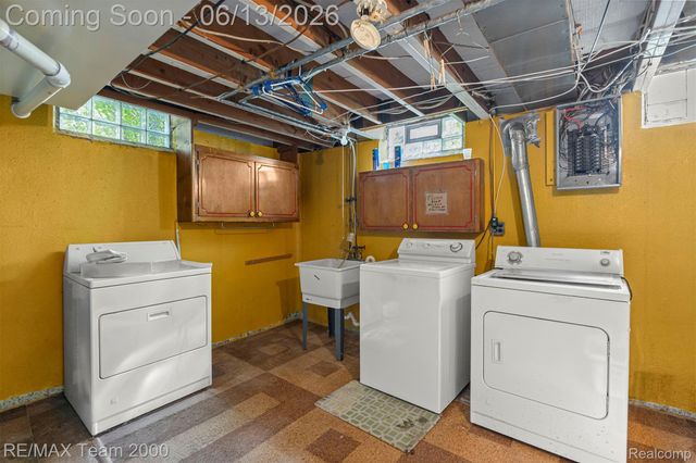 14370 Alexander Street, Livonia, MI 48154