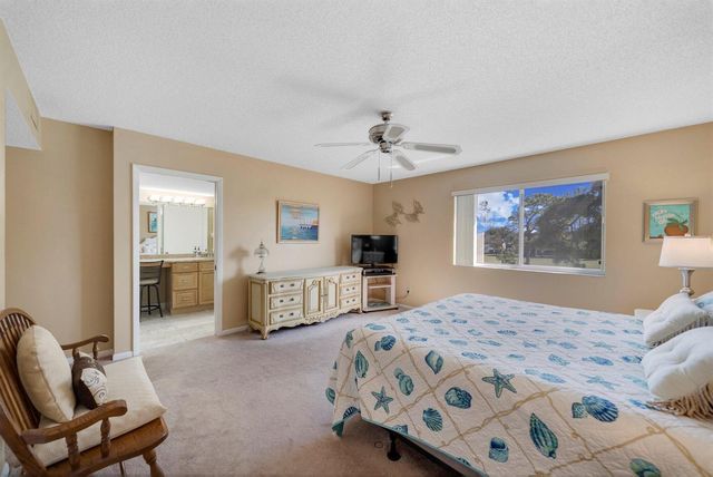 6698 10th Avenue N 327, Lake Worth, FL 33467
