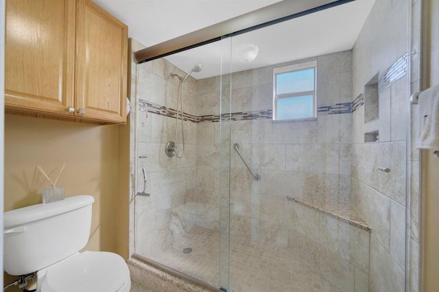 6698 10th Avenue N 327, Lake Worth, FL 33467