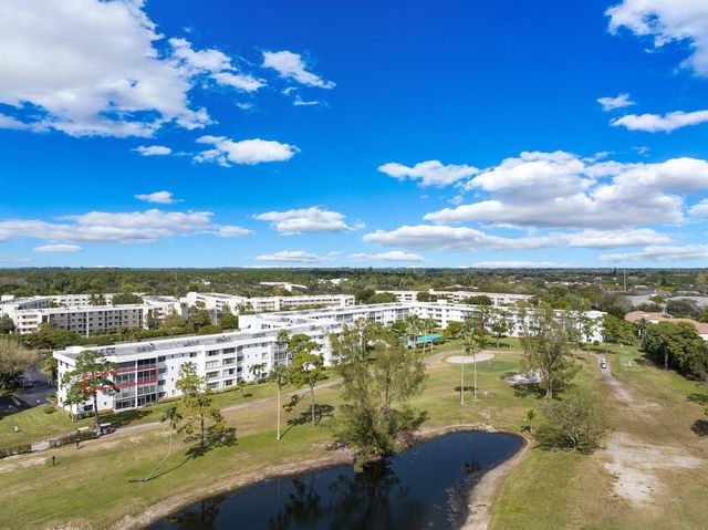 6698 10th Avenue N 327, Lake Worth, FL 33467