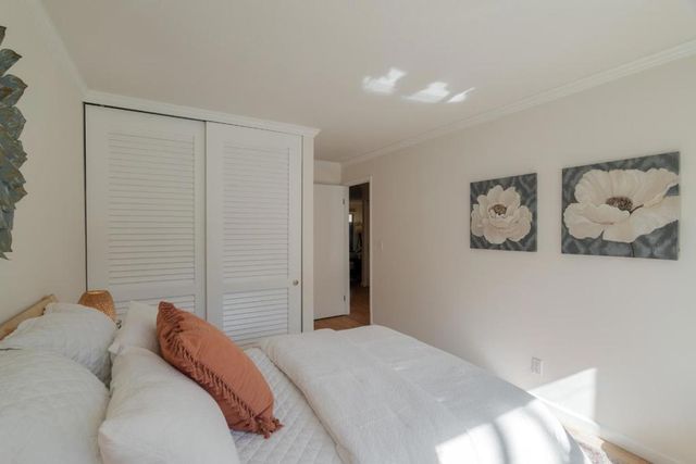 610 Gilbert Avenue 25, Menlo Park, CA 94025