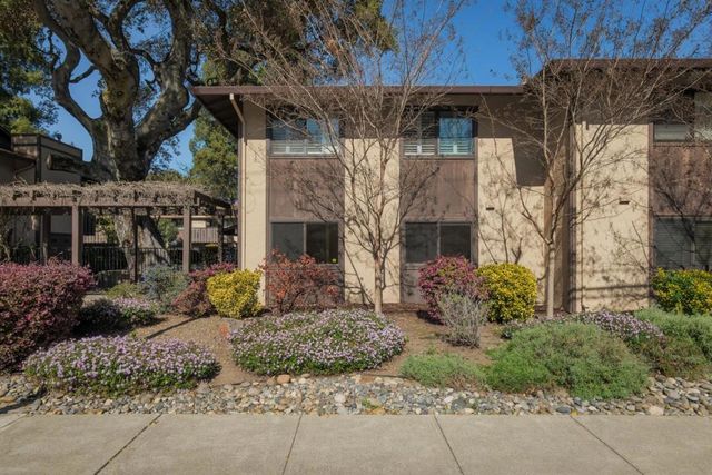610 Gilbert Avenue 25, Menlo Park, CA 94025