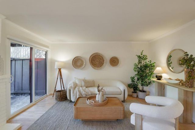 610 Gilbert Avenue 25, Menlo Park, CA 94025