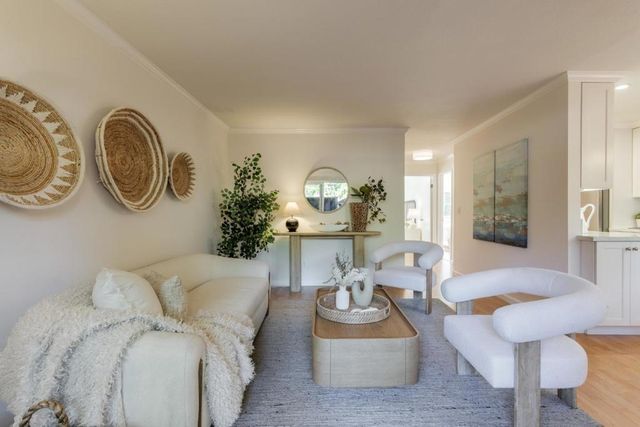 610 Gilbert Avenue 25, Menlo Park, CA 94025