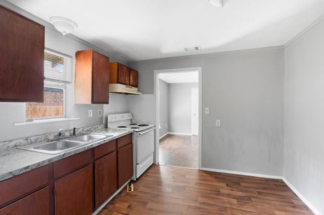 305 W Waco Street, Ennis, TX 75119